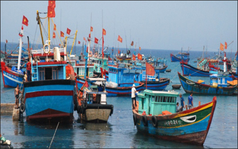 Đóng tàu vỏ thép: Ngư dân quyết tâm vươn khơi bám biển
